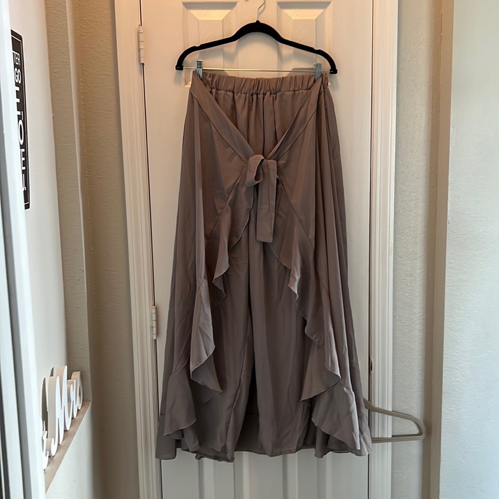 Never Worn Ruffle Tie Skirt Pants